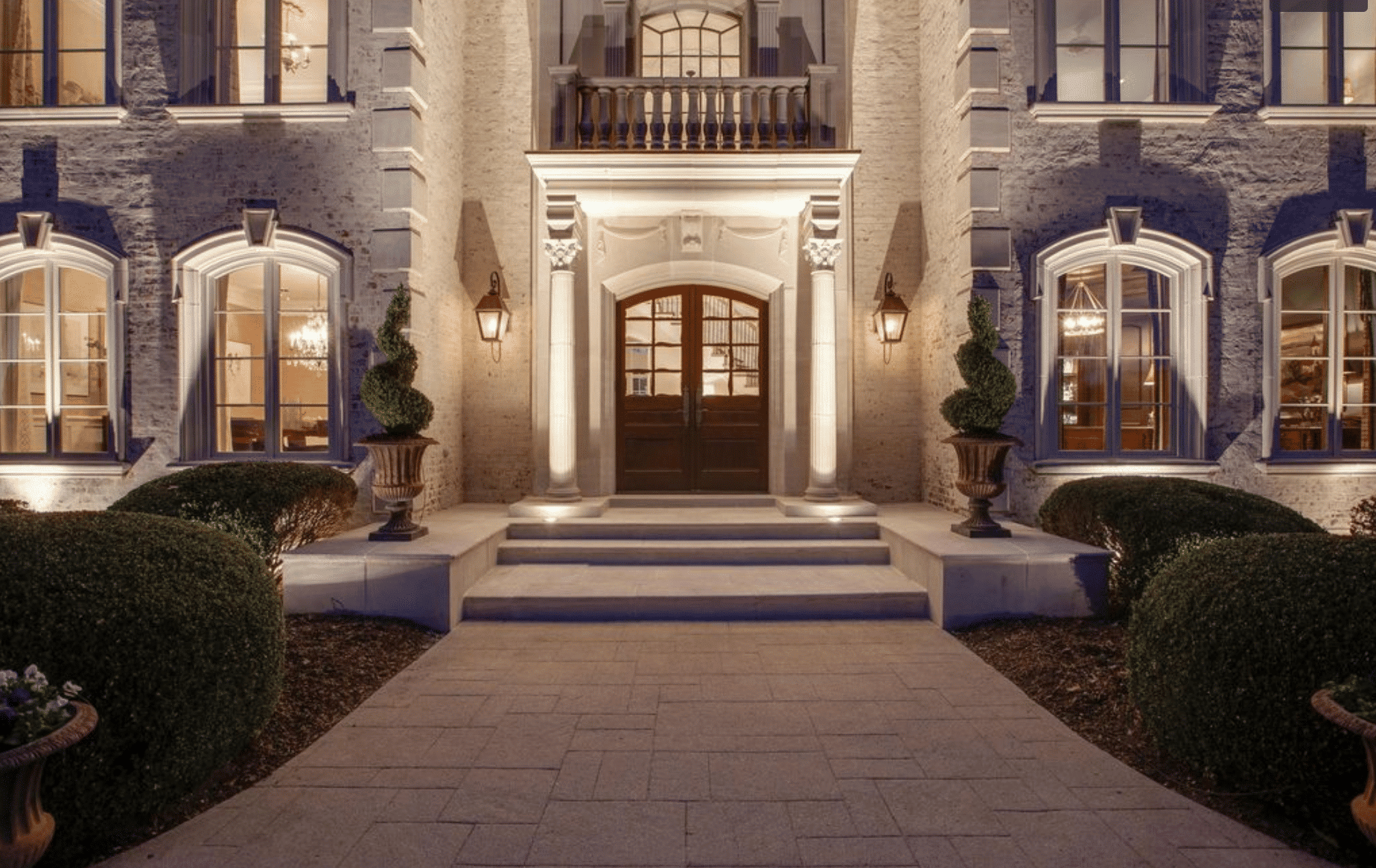 Lumenate Outdoor Lighting Solutions for a beautiful Franklin home